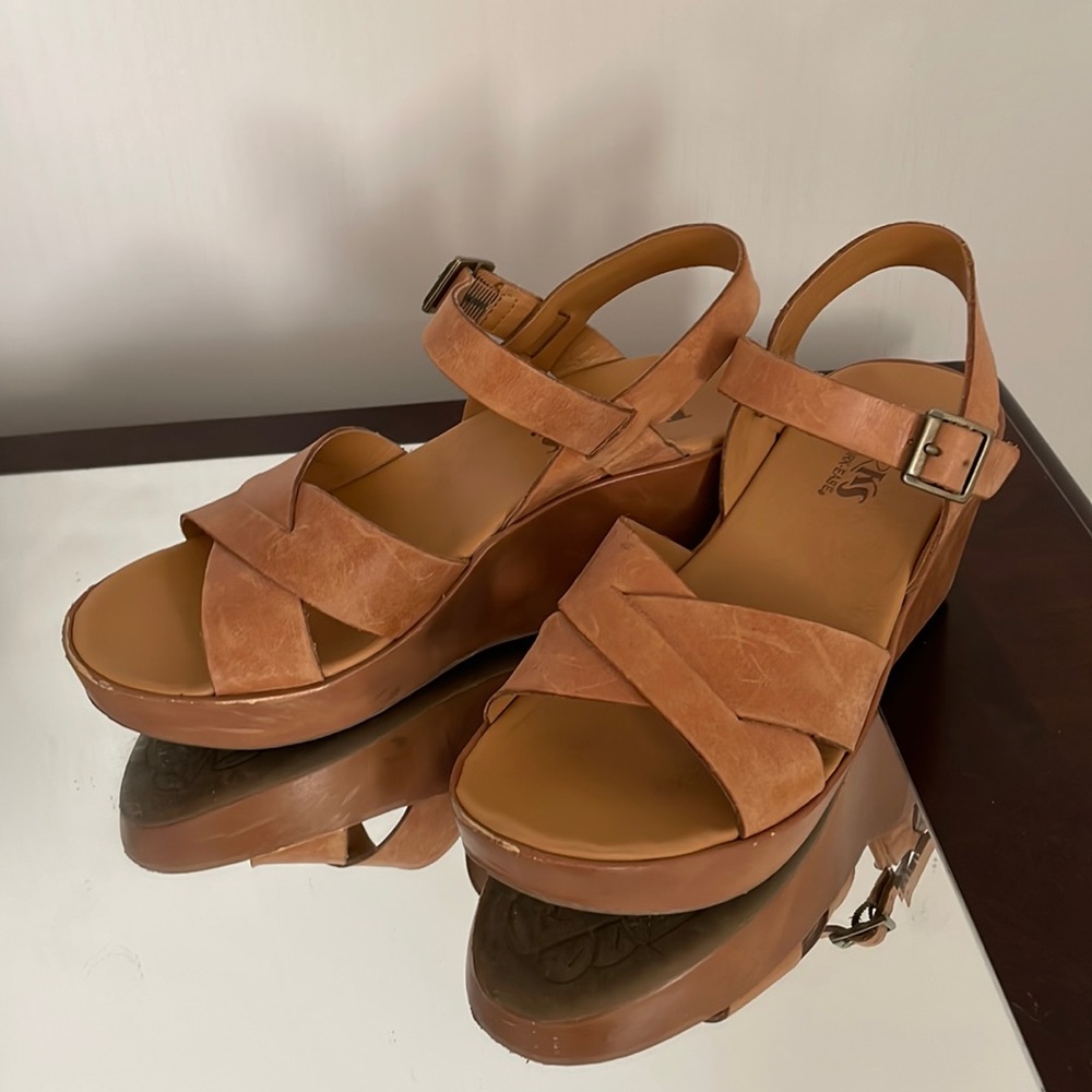 Korks by Kork-ease Ava leather wedge sandals size 7